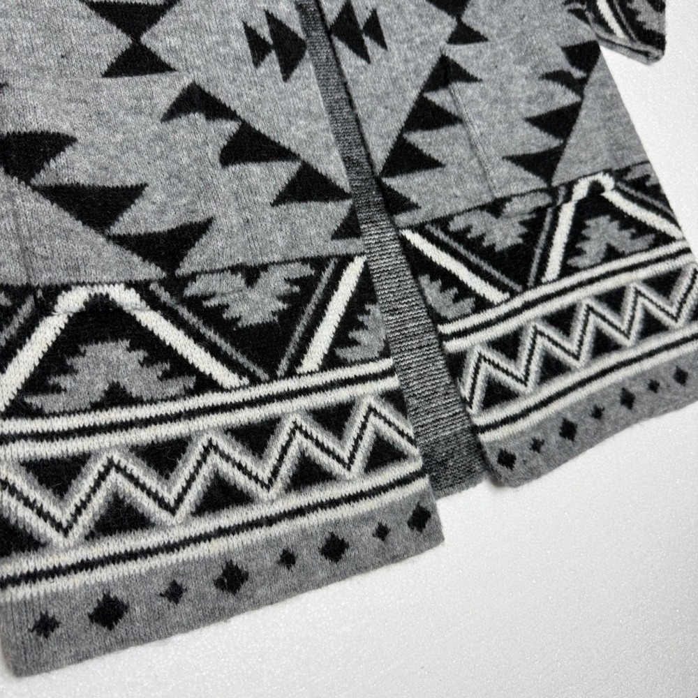 NWT FRYE Geometric Southwest Aztec Open Front Sweater Womens Medium Grey Black - Picture 3 of 7